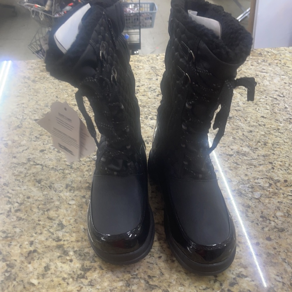 Boot - Picture 4 of 6